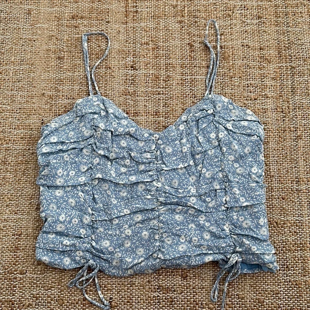 Skylar + Madison Blue and White Floral Crop Cami Top Size Medium - Picture 1 of 4